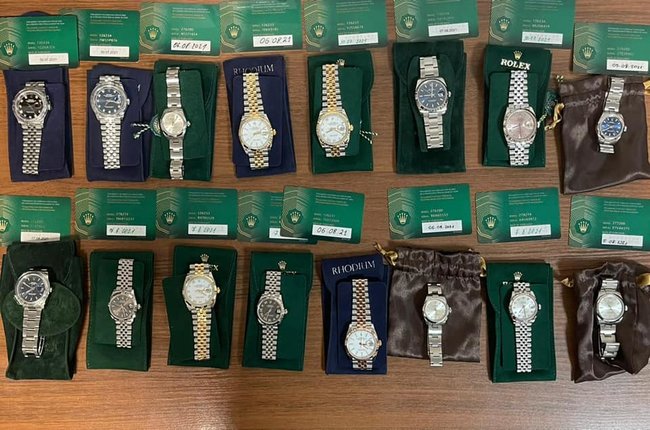 Громадянин США намагався ввезти в Україну 16 годинників марки ROLEX на 100 тис. євро, - Держприкордонслужба 01