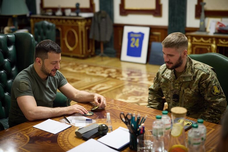Обговорили реформу сержантського корпусу, - Зеленський провів зустріч із головним сержантом 47-ї ОМБр Маркусом 04