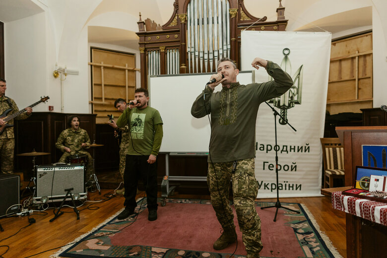 The National Hero of Ukraine award became the first after a two-year break 21