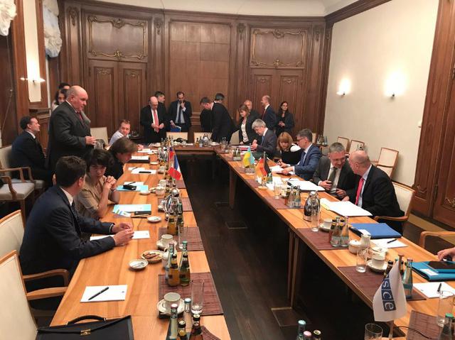 У Берліні почалися переговори в нормандському форматі на рівні заступників глав МЗС, - посол Мельник 01