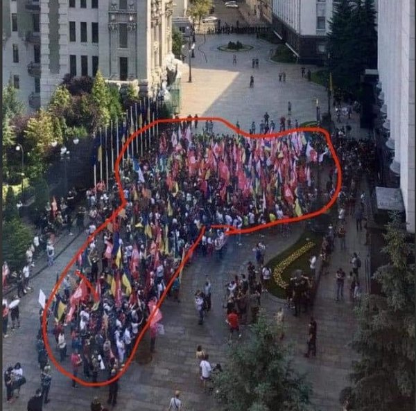 Святині русского мира, робочий день Президента, кулька Шарія. Свіжі ФОТОжаби від Цензор.НЕТ 04