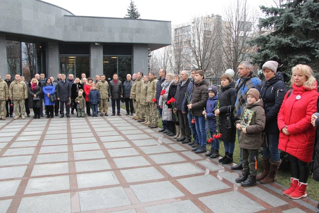 У Залі памяті Міноборони вшанували загиблих цього дня 15 захисників України 16