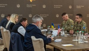 Американський генерал Петреус відзначив стрімкий розвиток інновацій у ЗСУ