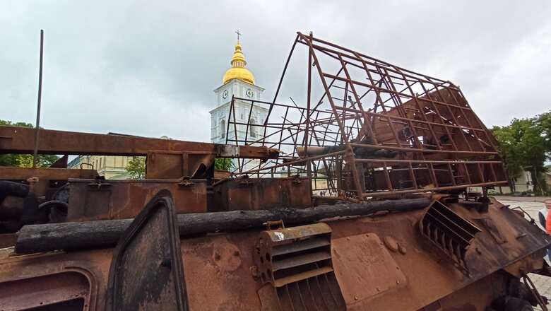 Танк, БМД та Тигр: В центрі Києва відкрилась виставка демілітаризованої техніки російських окупантів 15