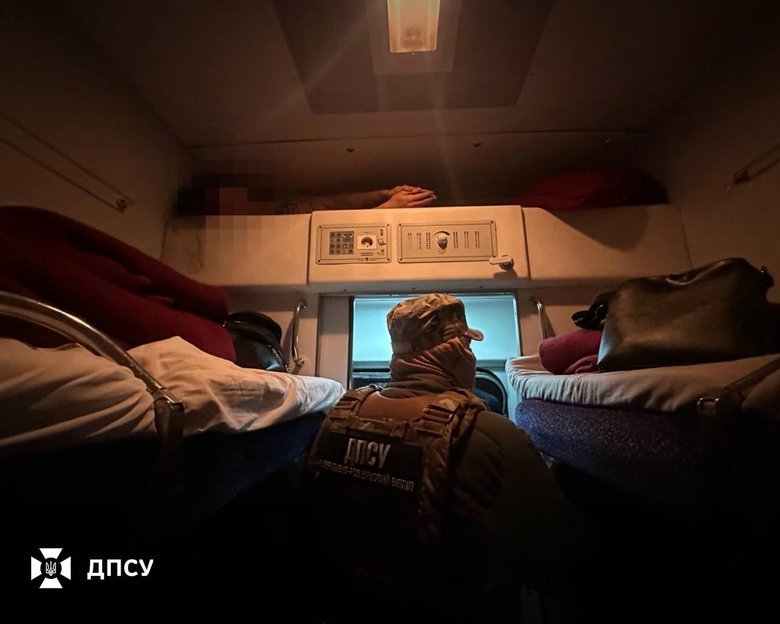 Разоблачены перевозчики уклонистов