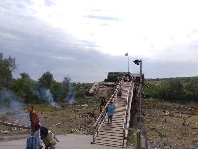 Сапери розмінували всю територію біля моста в Станиці Луганській 01