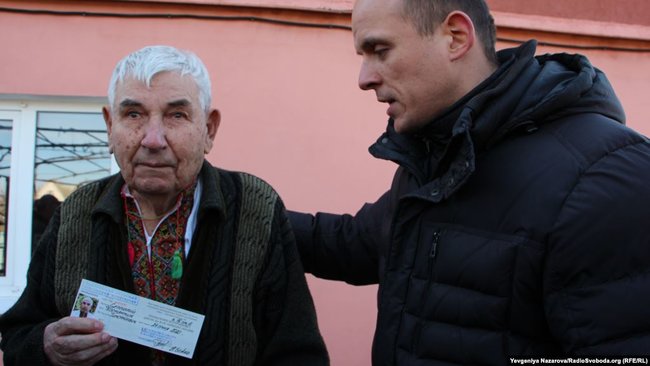 Ветеран УПА Сліпецький із Запорізької області отримав статус і посвідчення учасника бойових дій 01