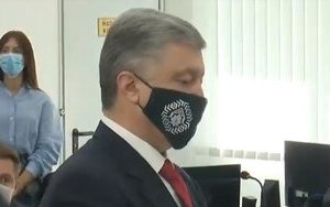 Poroshenko being questioned in case of Yanukovych's state treason