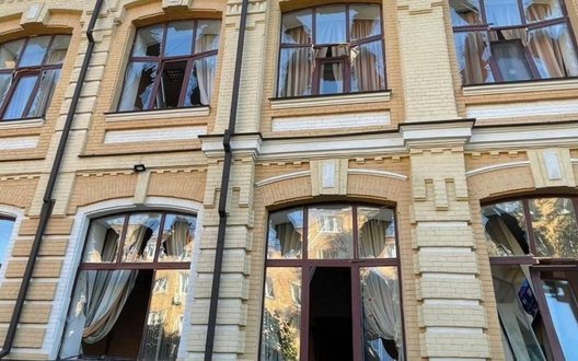 Російська атака розтрощила монастир і католицький інститут у Києві. ФОТО