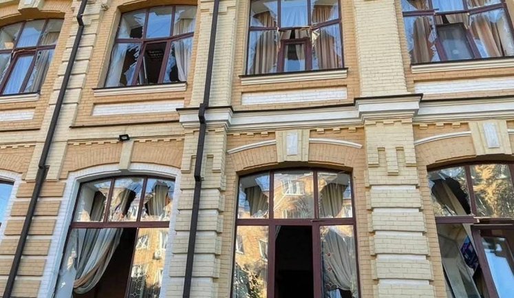 Российская атака разрушила монастырь и католический институт в Киеве. ФОТО