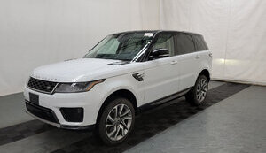 У матері депутата Київради конфіскують Range Rover