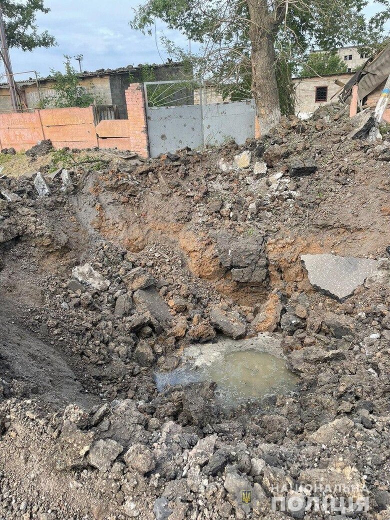 За сутки оккупанты обстреляли в Донецкой области жилые дома, предприятия, автомобиль скорой. Есть погибшие и раненые, - Нацполиция 02 За сутки оккупанты обстреляли в Донецкой области жилые дома, предприятия, автомобиль скорой. Есть погибшие и раненые, - Нацполиция 02