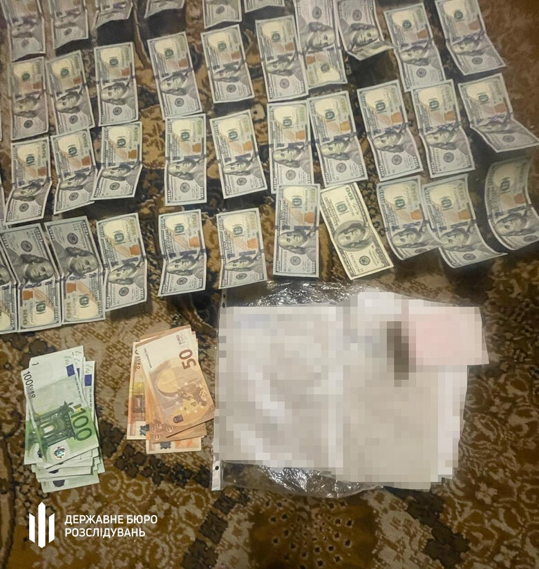 Група медиків організувала корупційну схему на Львівщині