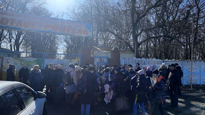 Приїхали в нікуди. Не знаємо, що робити далі, - біженців з ОРДЛО кинули напризволяще в Росії 05