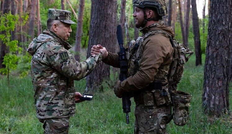 Сили оборони стабілізували ситуацію на Покровському напрямку та подекуди перехопили тактичну ініціативу, - Сирський. ФОТО