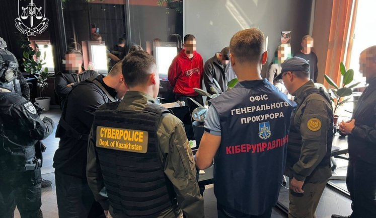 Обманули более 4,5 тыс. граждан Европы и Центральной Азии на 186 млн грн: в Украине разоблачен международный мошеннический колл-центр. ФОТОРЕПОРТАЖ