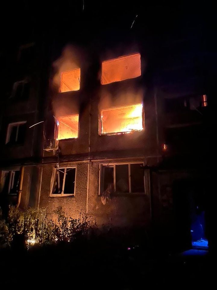 Россияне нанесли авиаракетный удар по Авдеевке на Донетчине: разрушена пятиэтажка 02 Россияне нанесли авиаракетный удар по Авдеевке на Донетчине: разрушена пятиэтажка 02