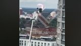 У Мінську вивісили національний прапор на тросі між висотками. Приїхали пожежники. ОМОН "відсік цивільних". А прапор вислизнув, - волонтер Касьянов. ВIДЕО