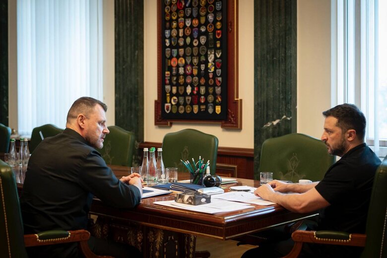 Зеленский заслушал доклад Игоря Клименко