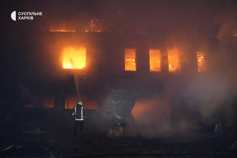 У Харкові масштабна пожежа