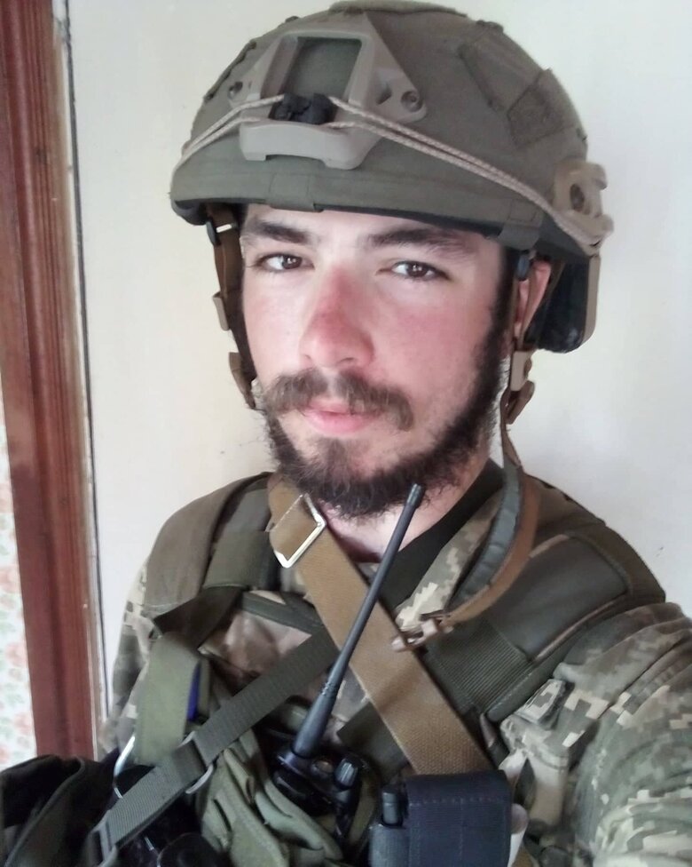 Мінометник Ілля Кононов: Мені 22, за спиною у мене - лише військова кафедра, деякі вишколи - та й усе, і тут треба вести людей у бій 01