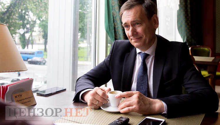 Юридических механизмов для того, чтобы Тупицкий не питал иллюзий о своем возвращении в КС, более чем достаточно, - "слуга народа" Вениславский