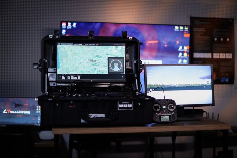 Симулятор компанії L7