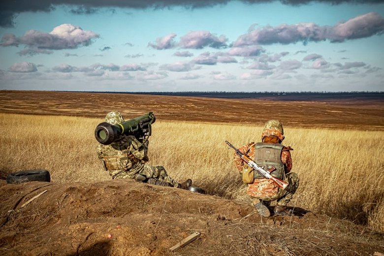 Против российских танков украинский ПТРК Cтугна-П не менее опасен, чем Javelin, но значительно дешевле, - Forbes 01