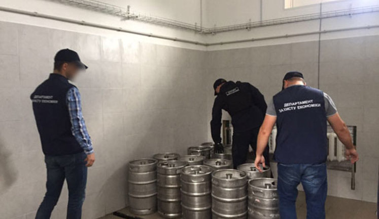 Цех по производству поддельного пива обнаружили под Киевом. ФОТОрепортаж
