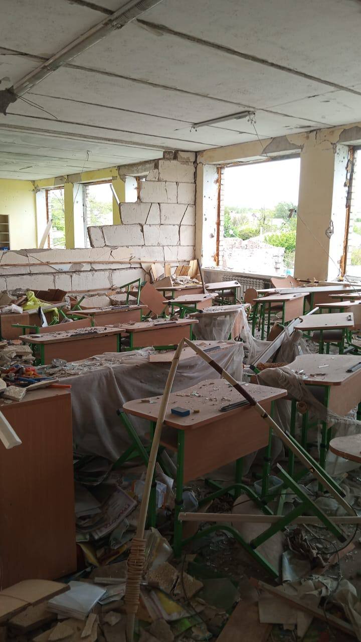 Russians attacked a school in Beryslav