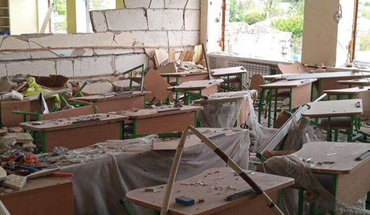 Росіяни атакували школу у Бериславі. ФОТОрепортаж