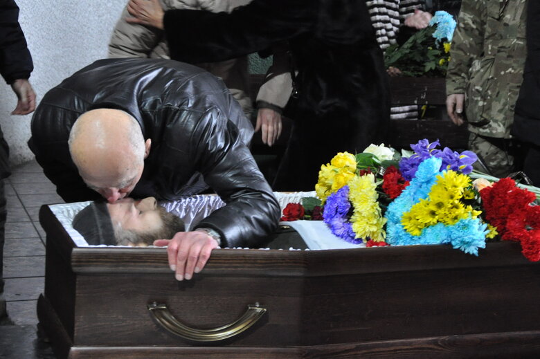 Із режисером монтажу Віктором Ониськом, який загинув у боях за Україну, попрощалися у Києві 16