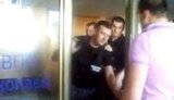 Налоговики избили журналистов и не пустили адвокатов в налоговую: У меня есть указание не пускать адвокатов. Именно адвокатов. ВИДЕО.
