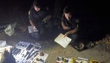 Гранаты, патроны и комплектующие детали к оружию: прохожий обнаружил в заброшенном здании в Броварах две сумки с боеприпасами. ФОТОрепортаж