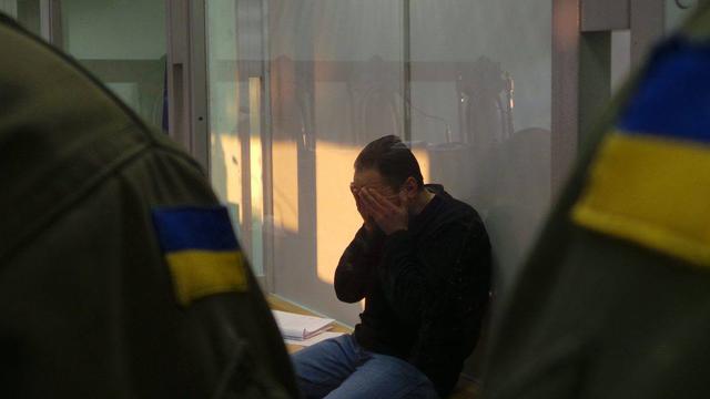 безъязыков