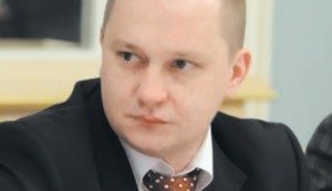 судья