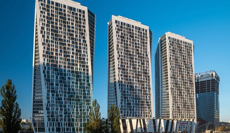 "Соціальні" квартири на Буковелі і в Manhattan’і: Кому купують житло українські платники податків за програмою "єОселя"