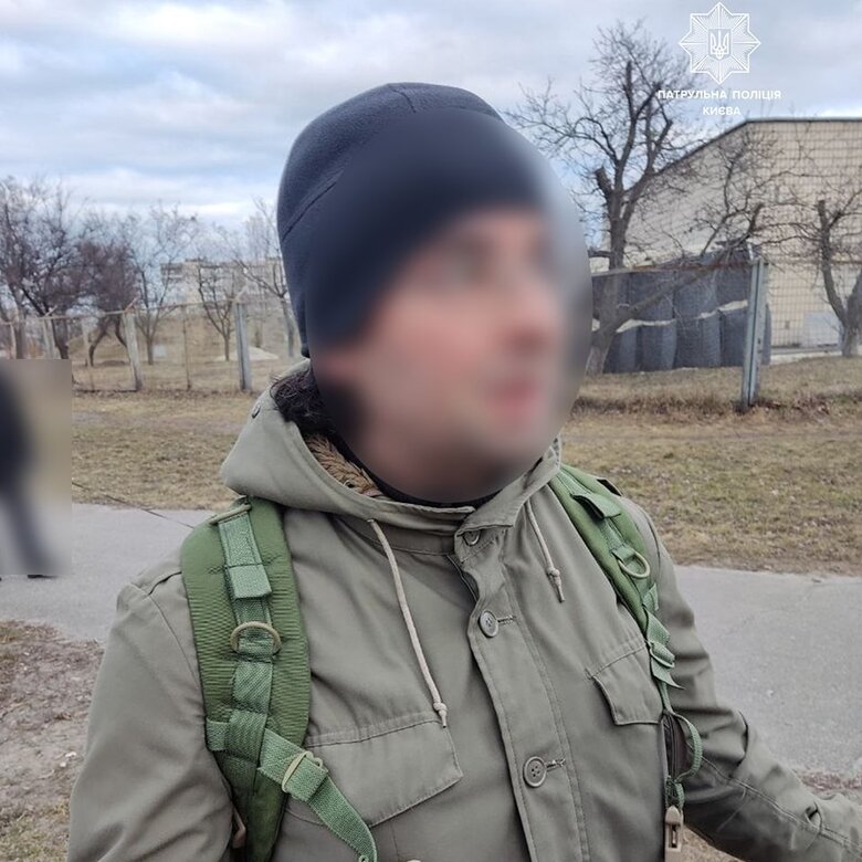 Two men who took photos of infrastructure and checkpoints detained in Kyiv - Patrol Police 01