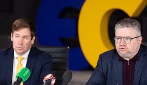 Силовики за вказівкою ОП "вибивають" з різних людей фальшиві "показання" проти Порошенка, - адвокати п'ятого президента. ВIДЕО
