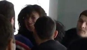 "Свободовцы" повалили на пол председательствующего. У него сотрясение мозга, - члены Общественного совета в Киеве. ВИДЕО