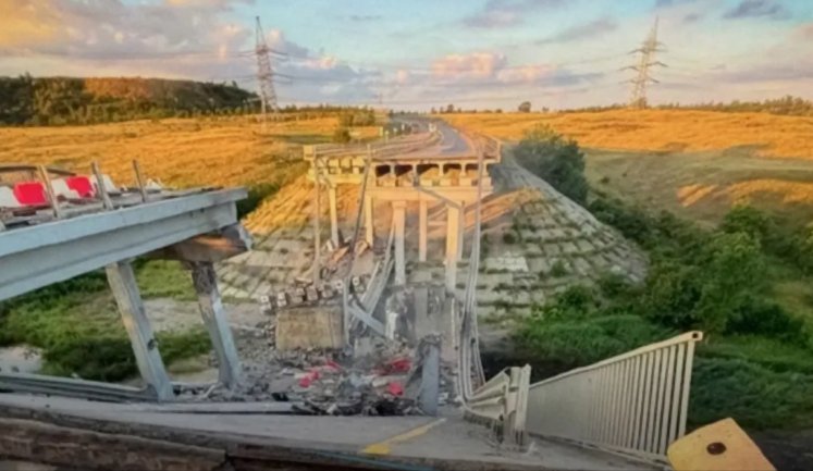 Defence Forces strike 14 bridges and dozens of Russian military facilities in July