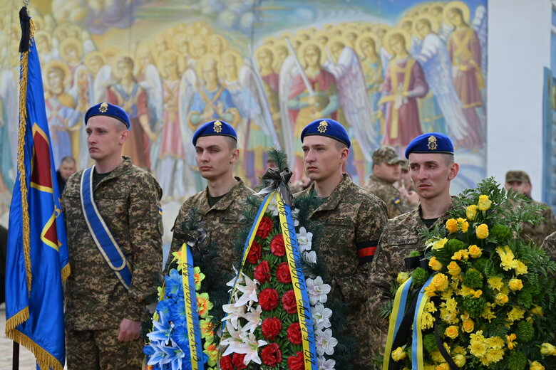 Прощання з полеглим воїном Денисом Зеленим
