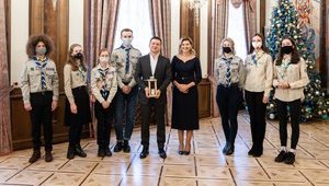 Скаути вручили Зеленському та його дружині Вифлеємський вогонь. ФОТОрепортаж