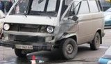 В Одессе водитель "бусика" выбил головой лобовое стекло и залетел под припаркованное авто. ФОТОрепортаж