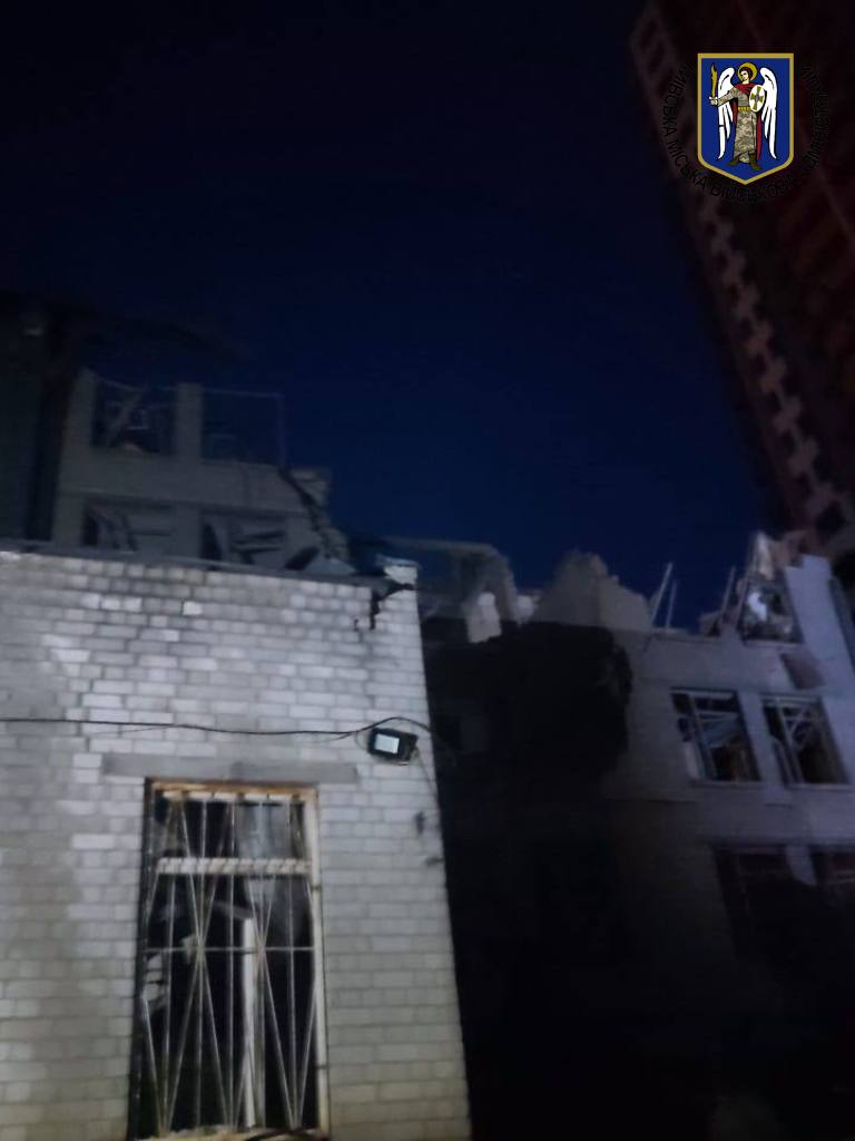 Нічний обстріл Києва: усі ракети збили, є загиблі та поранені, зокрема діти (оновлено) 04