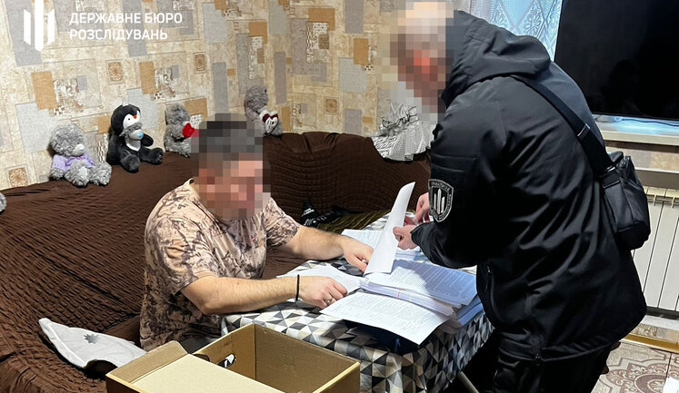 Вкрали понад 101 млн грн на закупівлях для військових: ДБР викрило організовану групу. ФОТОрепортаж