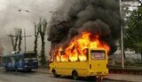Во Львове дотла сгорела маршрутка. Никто не пострадал. ФОТОрепортаж.