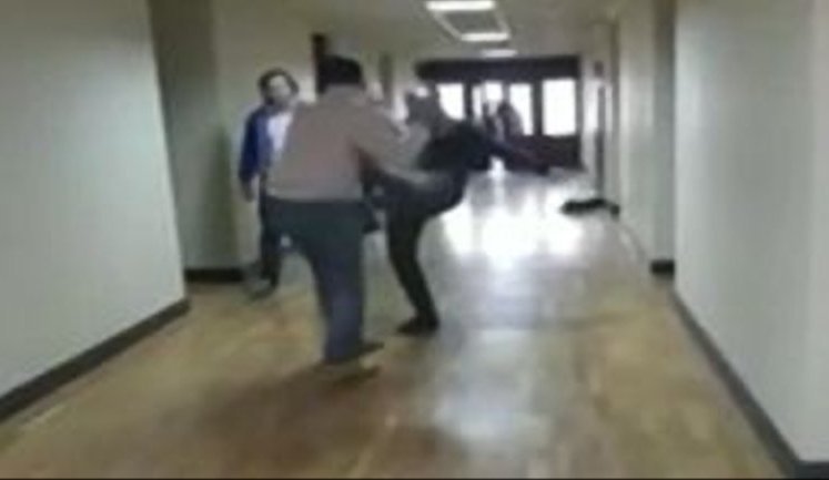 Депутата Киевсовета от "Свободы" Мирошниченко облили фекалиями. ВИДЕО (обновлено)