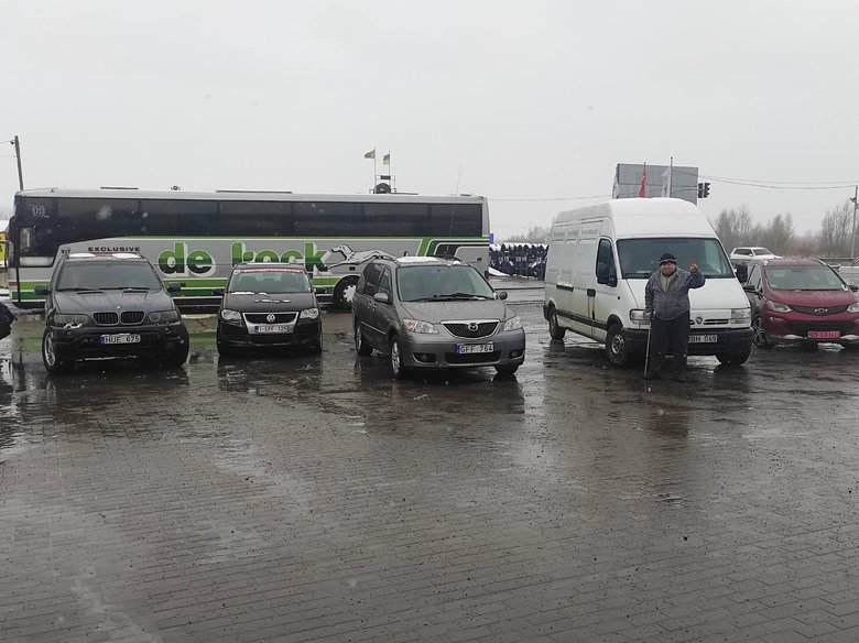 Один з бойових підрозділів дякує усім, хто підтримує його воїнів, та просить допомогти з купівлею дрона та автомобіля 02 Один з бойових підрозділів дякує усім, хто підтримує його воїнів, та просить допомогти з купівлею дрона та автомобіля 02