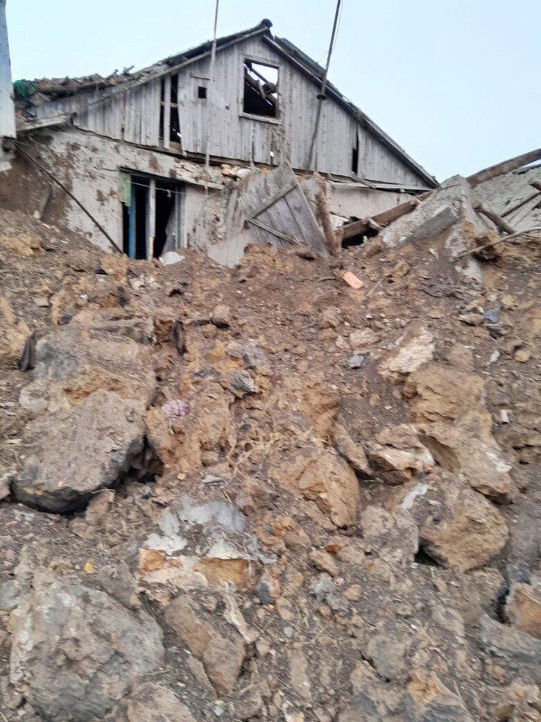 Росіяни скинули 25 КАБів на Бериславський і Каховський райони Херсонщини, поранено 2 людини 03 Росіяни скинули 25 КАБів на Бериславський і Каховський райони Херсонщини, поранено 2 людини 03